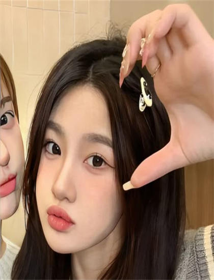 重建的发现《东京贵族女子》：未被注意的细节与意义